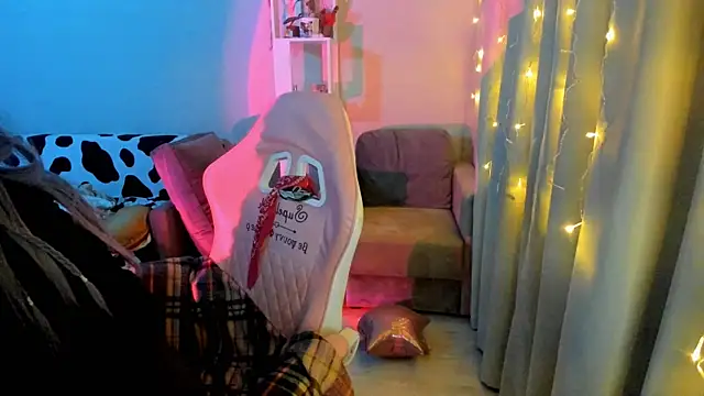 Ledy WWWII online show from 12.13.24