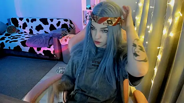 Ledy WWWII online show from 01.17.25