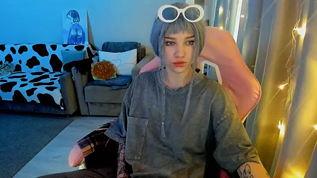 Ledy WWWII online show from 01.21.25