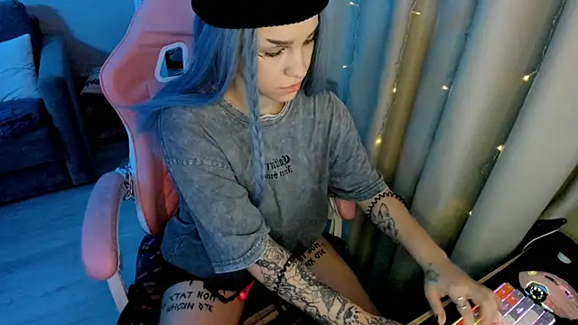 Ledy WWWII online show from 01.22.25