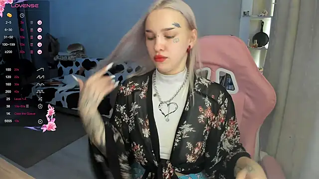 Ledy WWWII online show from 03.15.25