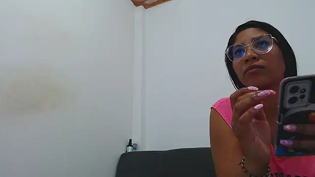 MiaJoness13 online show from 12.18.24