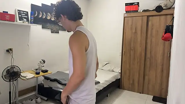 Snapshot of Kisan_Smith chatting on 11.15.25 Kisan Smith online show from 11.15.25