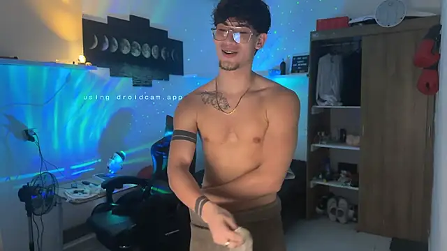 Snapshot of Kisan_Smith chatting on 02.05.26 Kisan Smith online show from 02.05.26