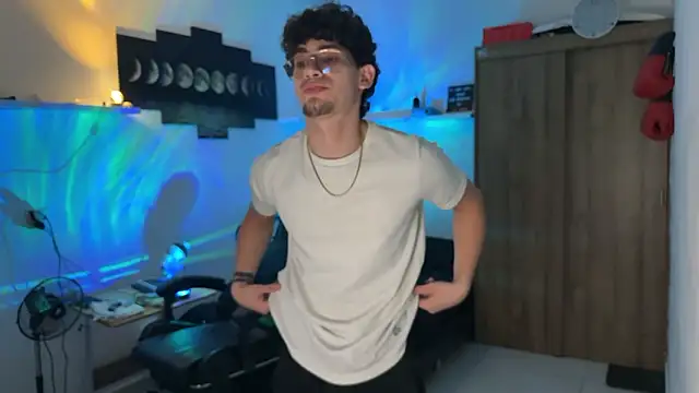 Snapshot of Kisan_Smith chatting on 02.10.26 Kisan Smith online show from 02.10.26