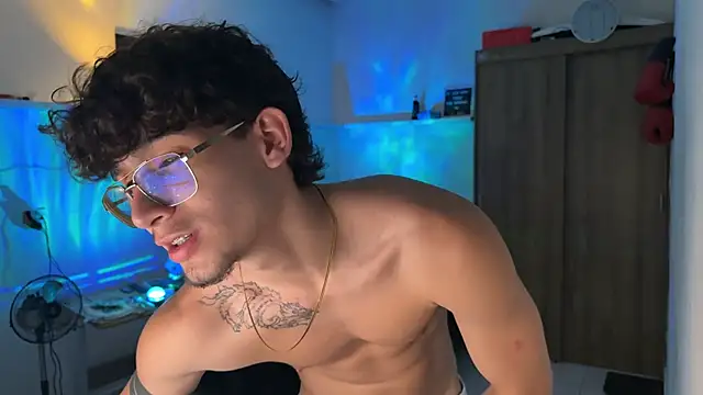 Snapshot of Kisan_Smith chatting on 02.13.26 Kisan Smith online show from 02.13.26