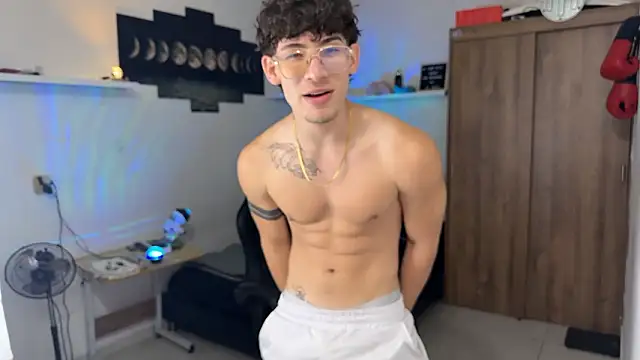 Snapshot of Kisan_Smith chatting on 02.17.26 Kisan Smith online show from 02.17.26