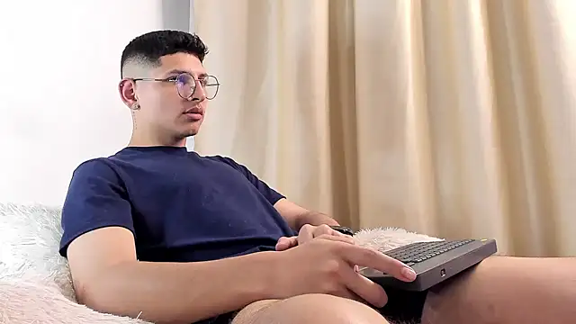 a lejandro 0 8 online show from 02.07.25