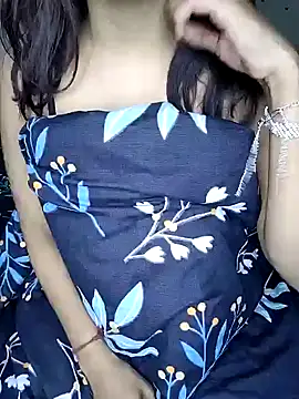 Snapshot of Leeeezzzz_roy chatting on 01.11.25 Leeeezzzz roy online show from 01.11.25