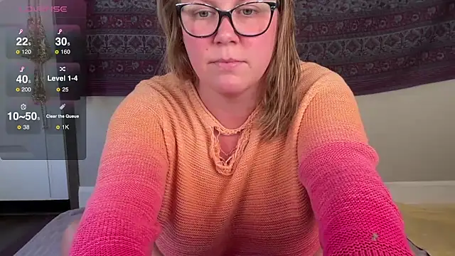 Snapshot of GlitterKitty108 chatting on 10.04.25 GlitterKitty108 online show from 10.04.25