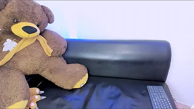 aurora mcry online show from 03.01.25