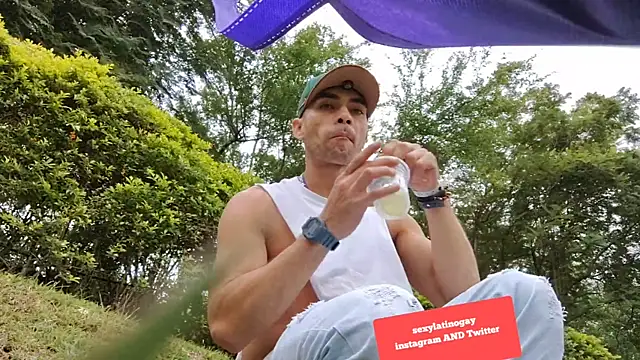 sexyboycolombi4 online show from 02.24.25