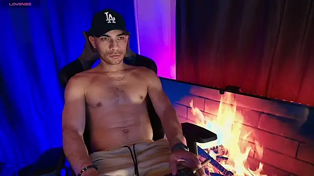 sexyboycolombi4 online show from 03.25.26