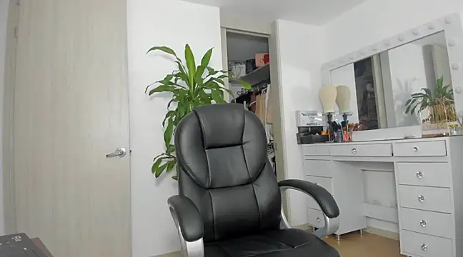 charlotte tiller online show from 02.01.25