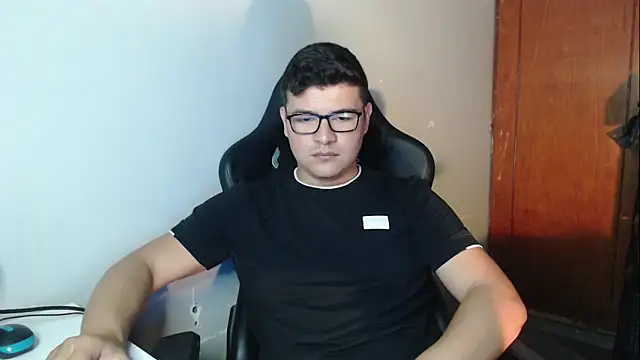 Plug Control online show from 12.18.25