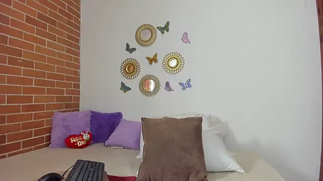 Snapshot of maja_hills chatting on 12.30.24 maja hills online show from 12.30.24