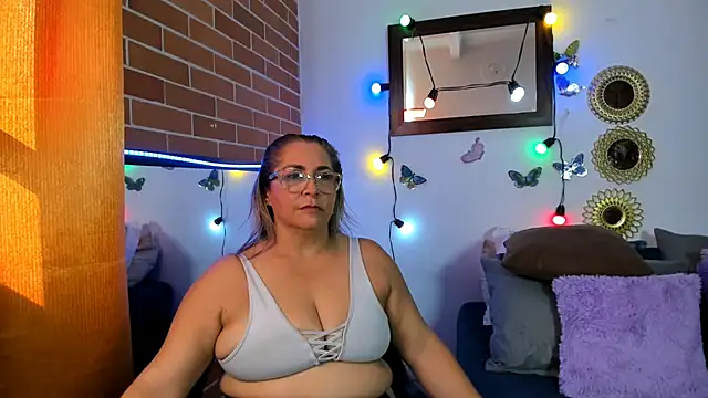 Snapshot of maja_hills chatting on 02.22.25 maja hills online show from 02.22.25