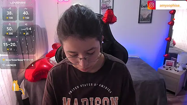 Snapshot of Amy_joones chatting on 02.08.25 Amy joones online show from 02.08.25