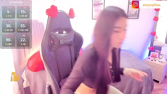 Snapshot of Amy_joones chatting on 02.10.25 Amy joones online show from 02.10.25