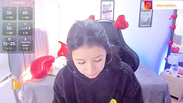 Snapshot of Amy_joones chatting on 02.11.25 Amy joones online show from 02.11.25