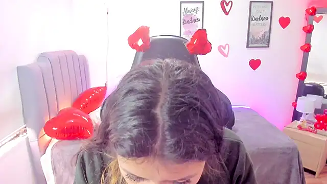 Snapshot of Amy_joones chatting on 02.15.25 Amy joones online show from 02.15.25