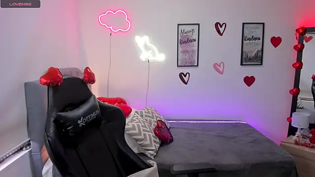 Snapshot of Amy_joones chatting on 02.17.25 Amy joones online show from 02.17.25