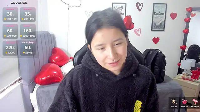 Snapshot of Amy_joones chatting on 02.18.25 Amy joones online show from 02.18.25