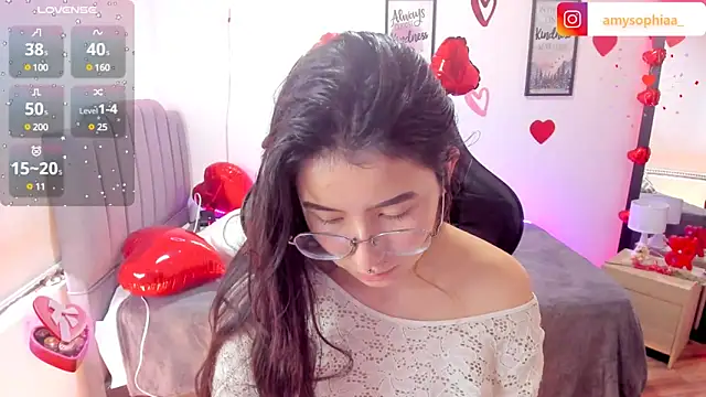 Snapshot of Amy_joones chatting on 02.18.25 Amy joones online show from 02.18.25