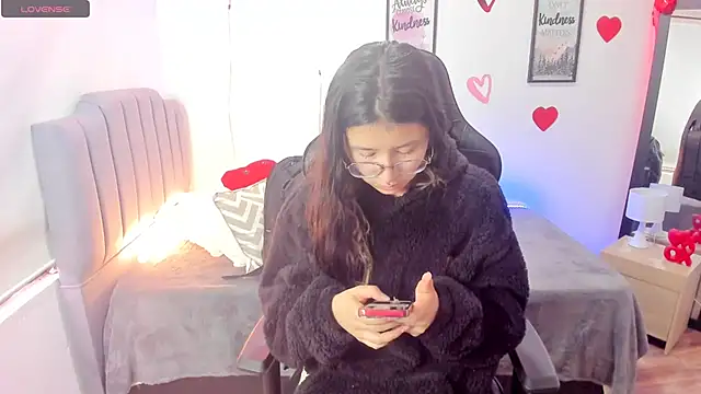 Snapshot of Amy_joones chatting on 02.20.25 Amy joones online show from 02.20.25