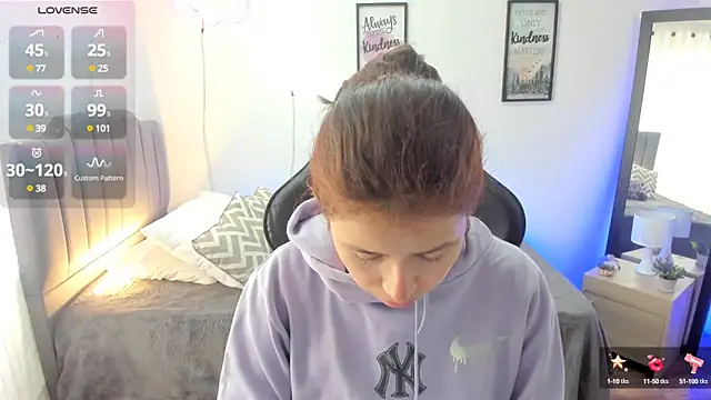 Snapshot of Amy_joones chatting on 03.03.25 Amy joones online show from 03.03.25