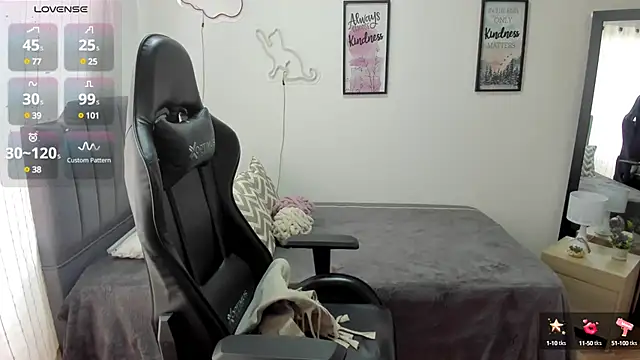 Snapshot of Amy_joones chatting on 03.07.25 Amy joones online show from 03.07.25