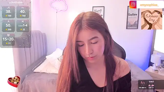 Snapshot of Amy_joones chatting on 03.08.25 Amy joones online show from 03.08.25