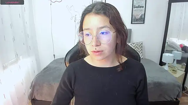 Snapshot of Amy_joones chatting on 09.13.25 Amy joones online show from 09.13.25