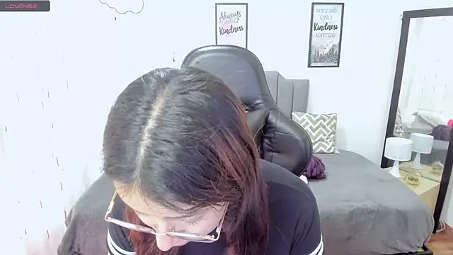 Snapshot of Amy_joones chatting on 09.17.25 Amy joones online show from 09.17.25