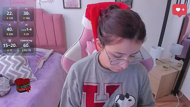 Snapshot of Amy_joones chatting on 12.17.25 Amy joones online show from 12.17.25