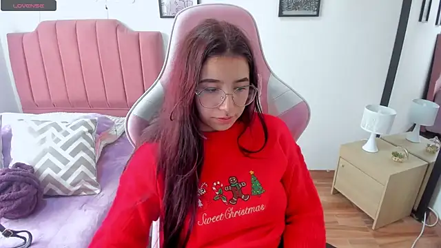 Snapshot of Amy_joones chatting on 12.20.25 Amy joones online show from 12.20.25