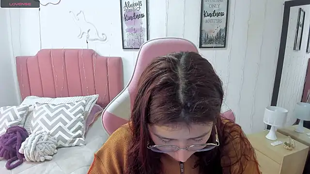 Snapshot of Amy_joones chatting on 01.12.26 Amy joones online show from 01.12.26