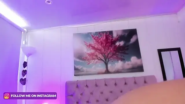 Snapshot of Julianaa_Castro_ chatting on 01.21.25 Julianaa Castro online show from 01.21.25