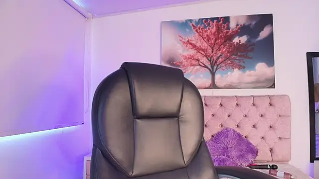 Snapshot of Julianaa_Castro_ chatting on 05.21.26 Julianaa Castro online show from 05.21.26