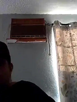 Snapshot of Miguel16i chatting on 01.12.25 Miguel16i online show from 01.12.25