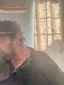 Snapshot of Miguel16i chatting on 02.27.25 Miguel16i online show from 02.27.25