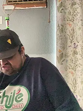 Snapshot of Miguel16i chatting on 03.05.25 Miguel16i online show from 03.05.25