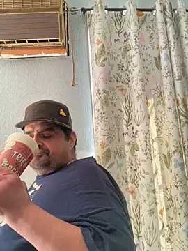 Snapshot of Miguel16i chatting on 03.08.25 Miguel16i online show from 03.08.25