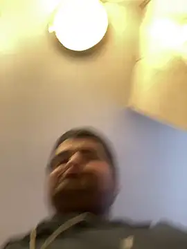 Snapshot of Miguel16i chatting on 03.19.25 Miguel16i online show from 03.19.25