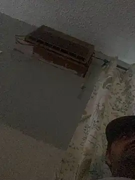 Snapshot of Miguel16i chatting on 03.22.25 Miguel16i online show from 03.22.25