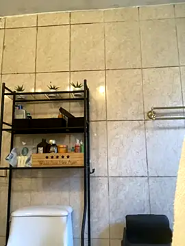 Snapshot of Miguel16i chatting on 09.18.25 Miguel16i online show from 09.18.25