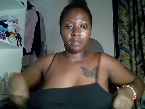 Snapshot of choco_dimples chatting on 01.31.25 choco dimples online show from 01.31.25