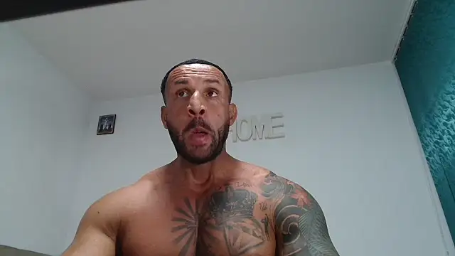 Snapshot of Magnificmuscles89 chatting on 03.15.26 Magnificmuscles89 online show from 03.15.26