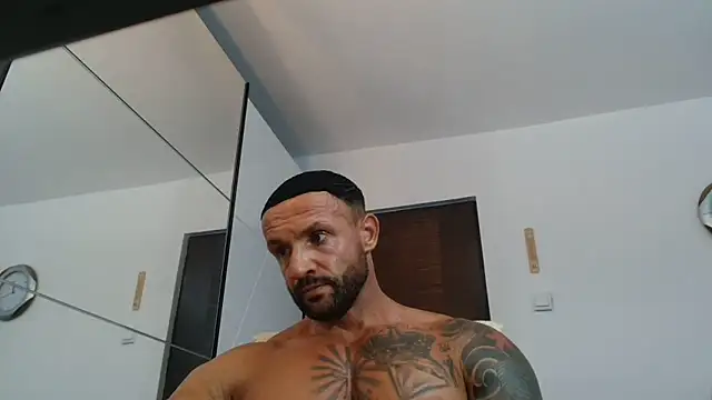Snapshot of Magnificmuscles89 chatting on 06.29.26 Magnificmuscles89 online show from 06.29.26