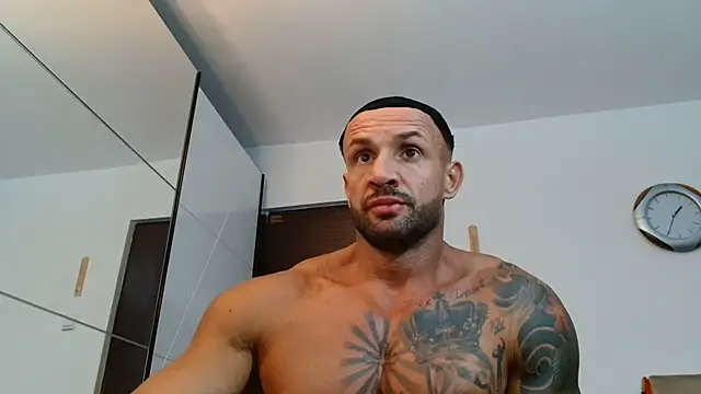 Snapshot of Magnificmuscles89 chatting on 07.11.26 Magnificmuscles89 online show from 07.11.26